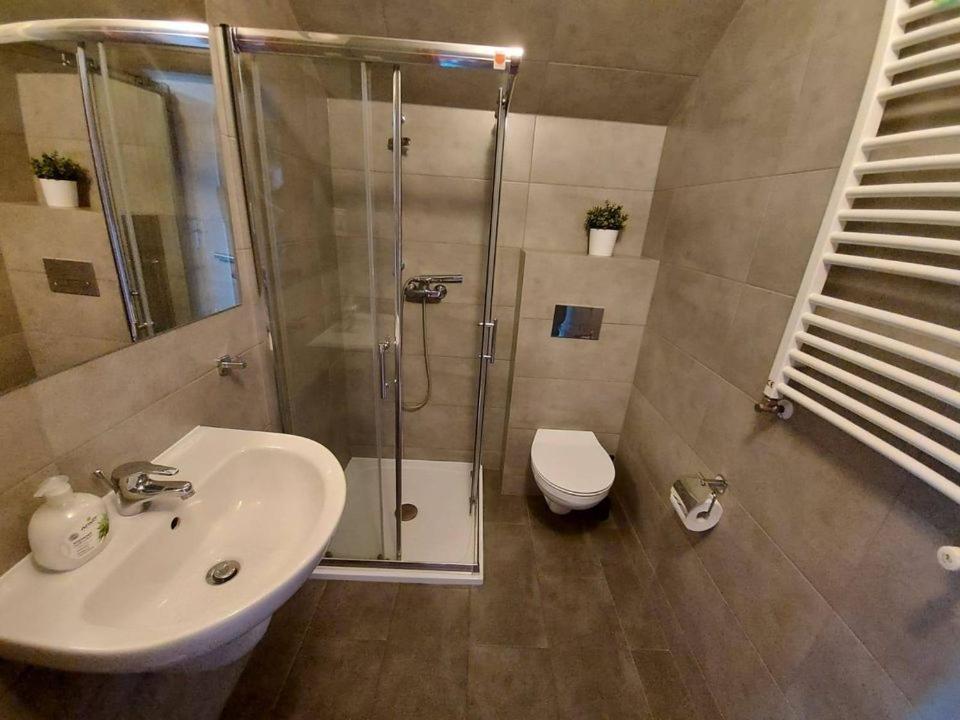 Wynajem Pokoi Gabriela Makarska Hotel Darlowko Exterior foto